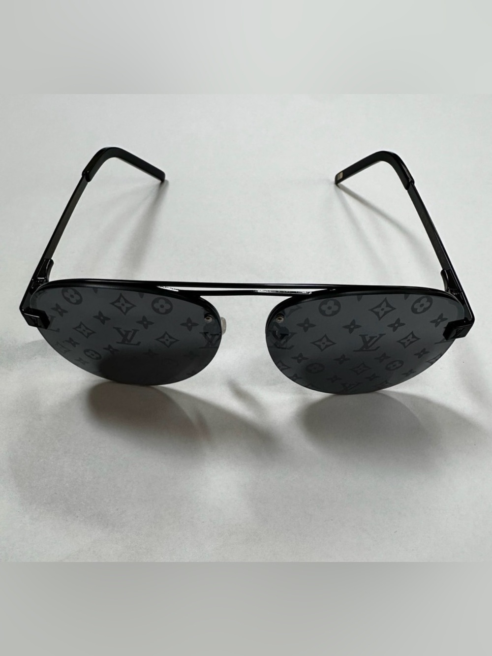 Louis Vuitton Monogram Clockwise Aviator Sunglasses LV